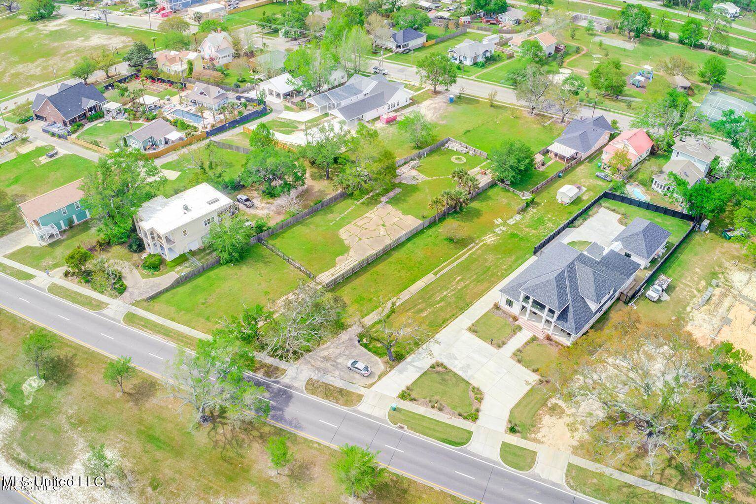 1406 East Beach Boulevard, Gulfport, MS 39501