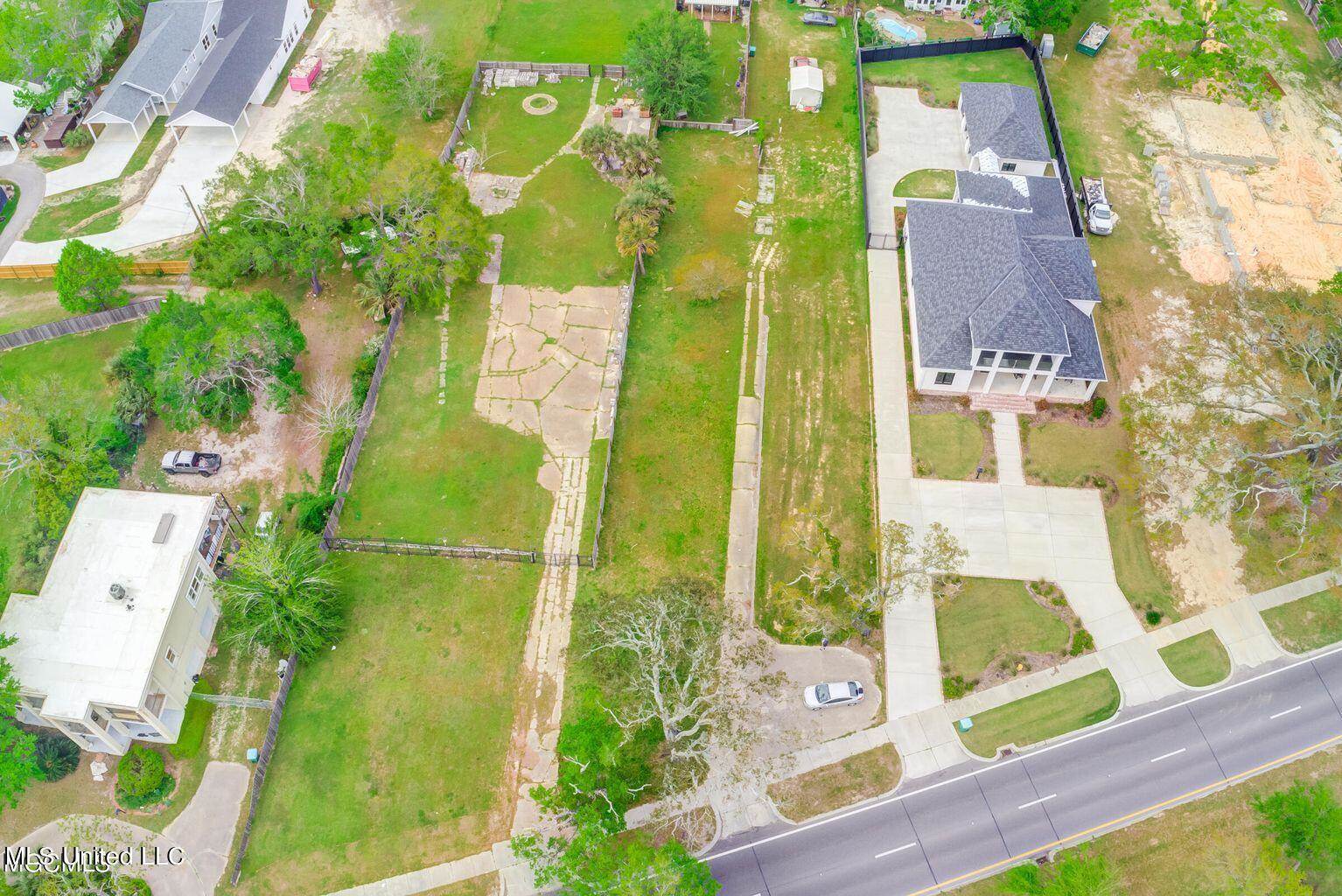 1406 East Beach Boulevard, Gulfport, MS 39501