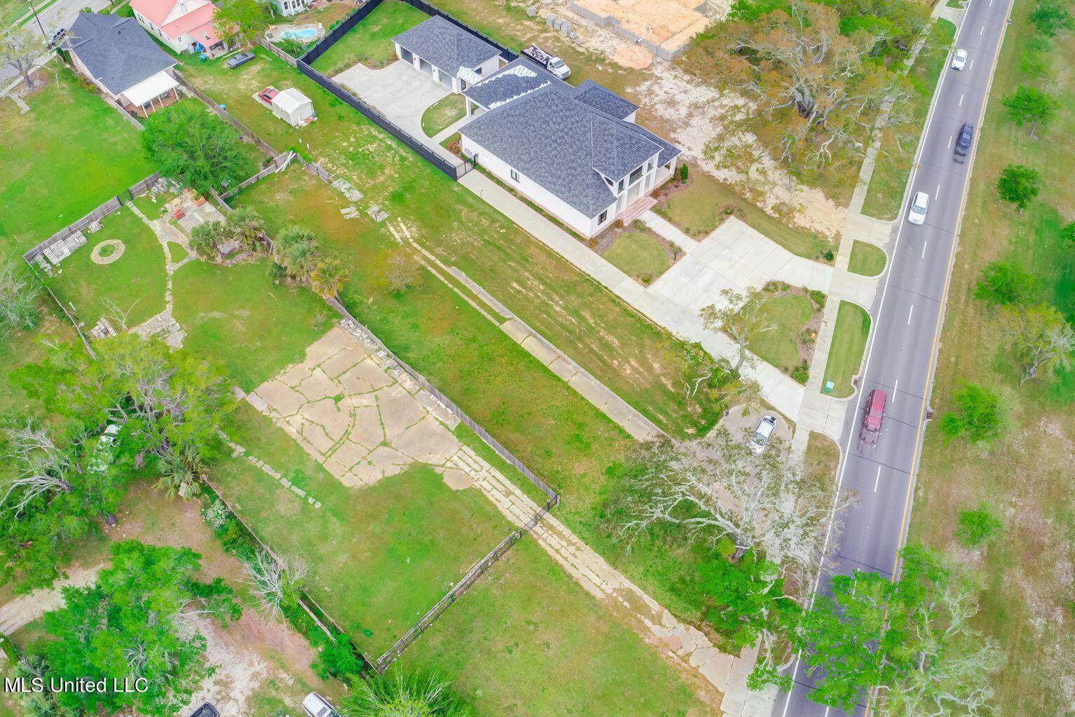 1406 East Beach Boulevard, Gulfport, MS 39501