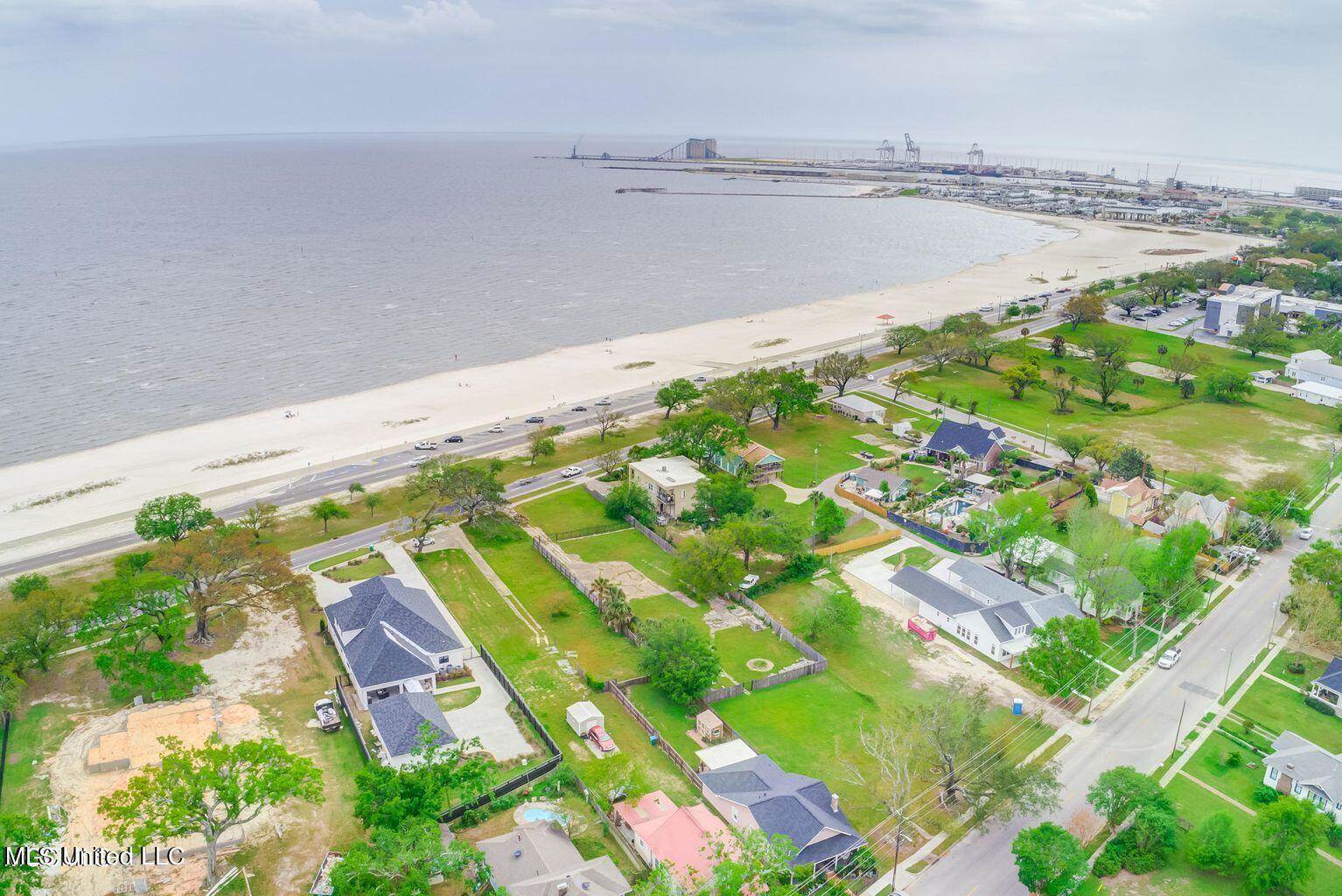 1406 East Beach Boulevard, Gulfport, MS 39501