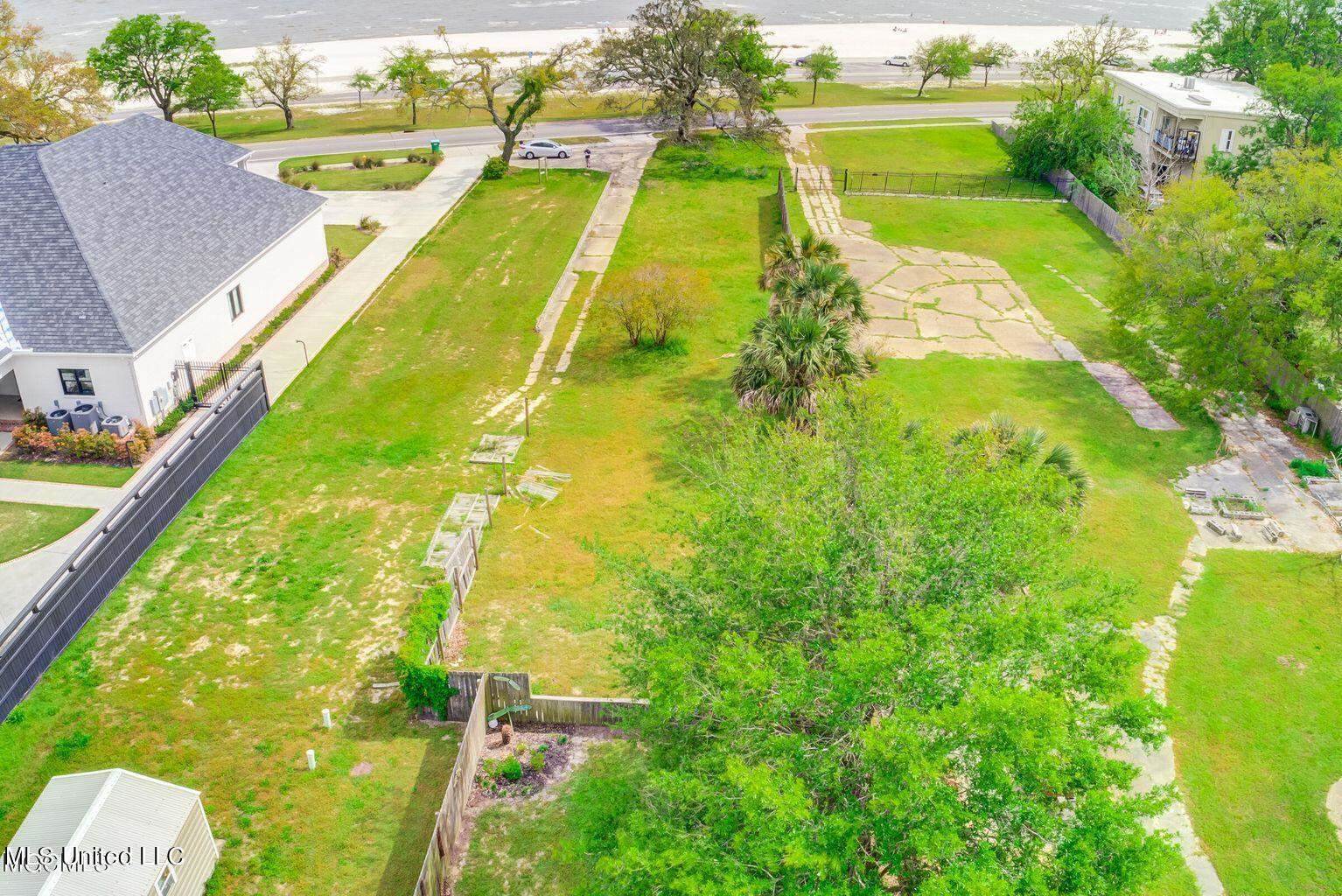 1406 East Beach Boulevard, Gulfport, MS 39501