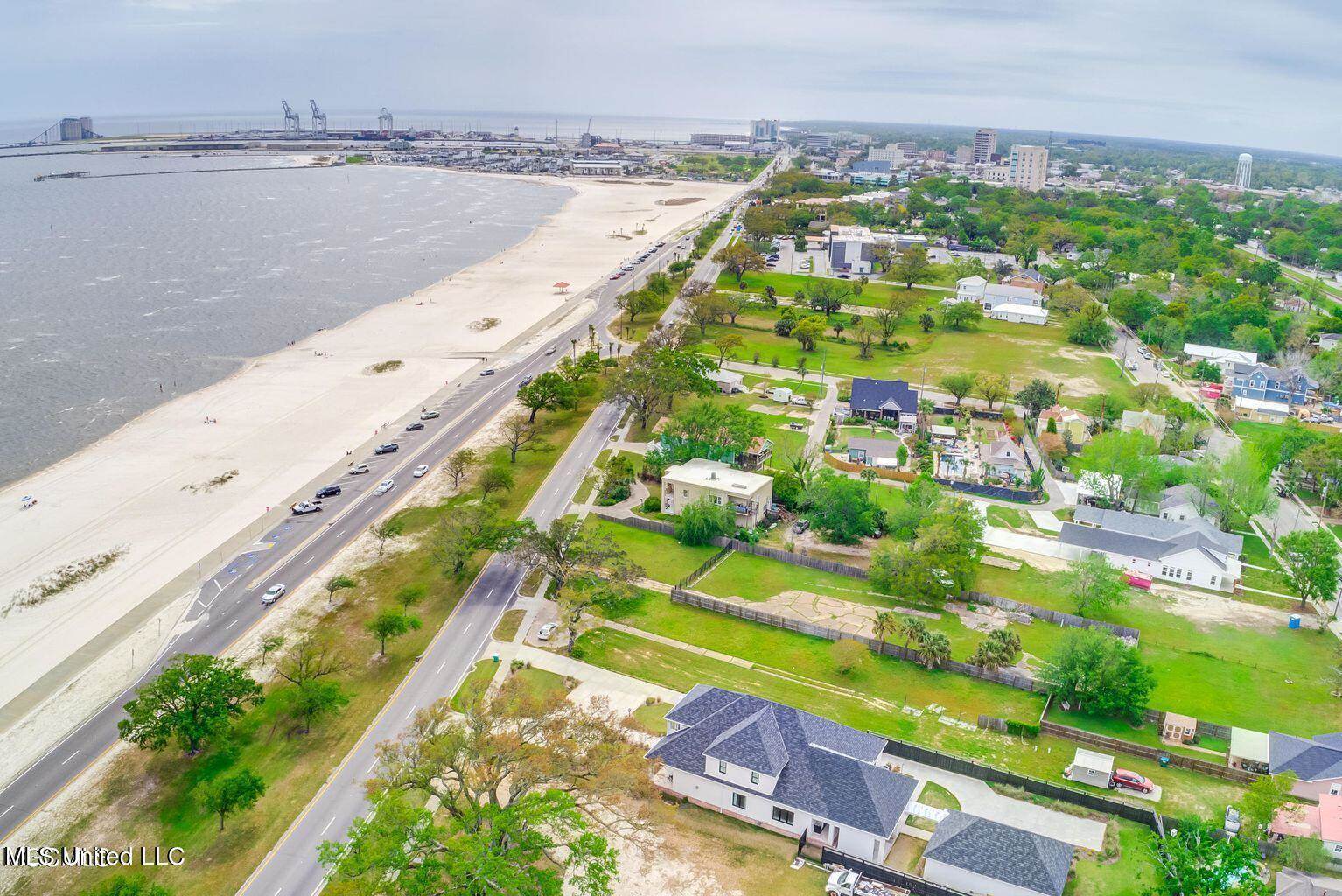 1406 East Beach Boulevard, Gulfport, MS 39501