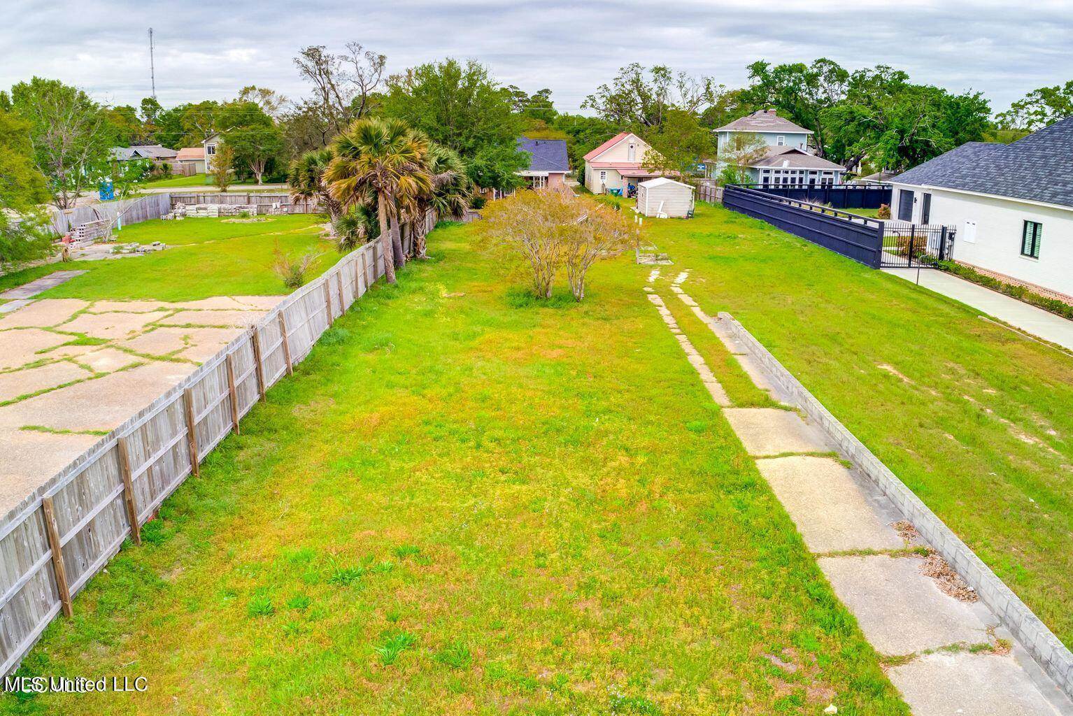 1406 East Beach Boulevard, Gulfport, MS 39501