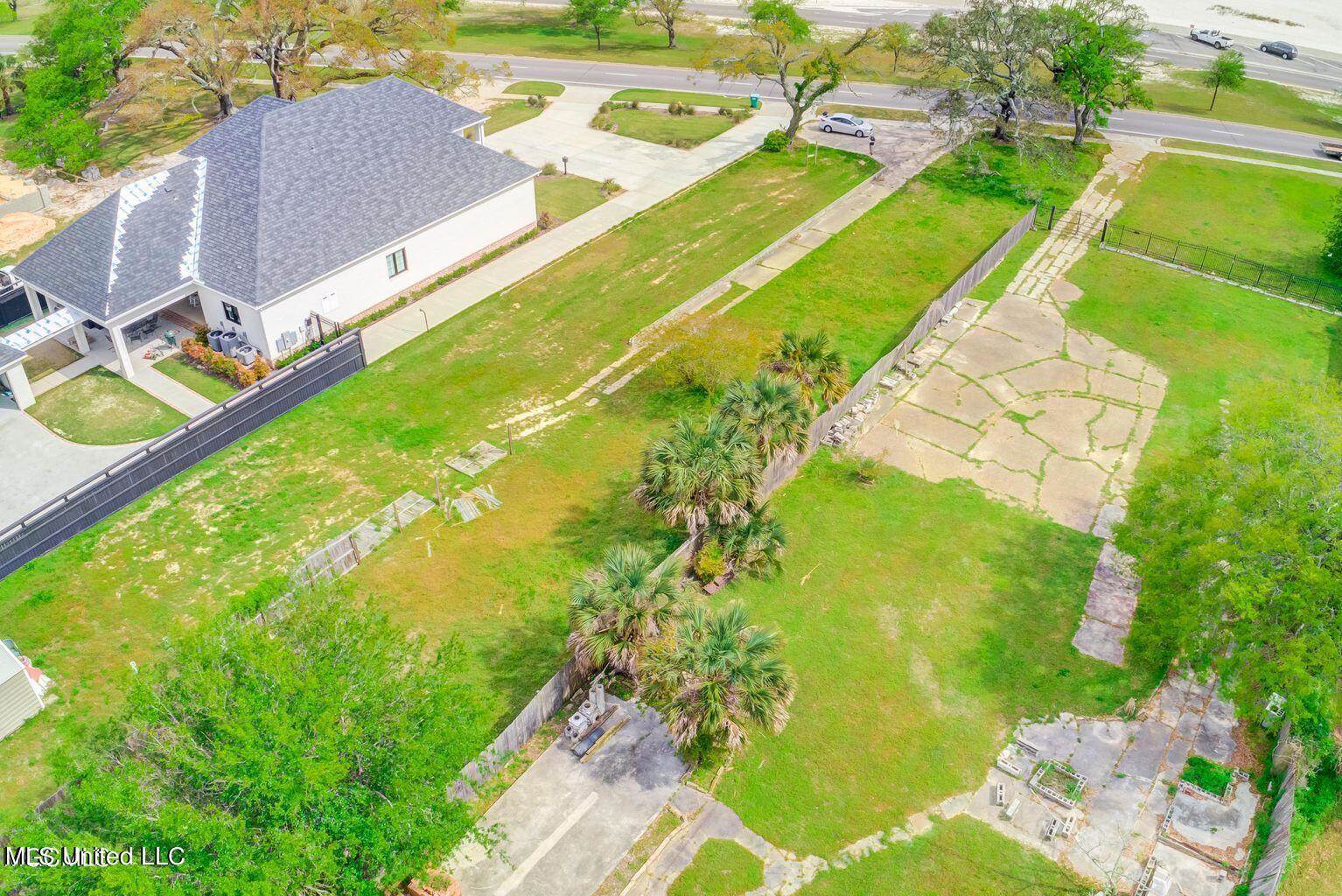 1406 East Beach Boulevard, Gulfport, MS 39501