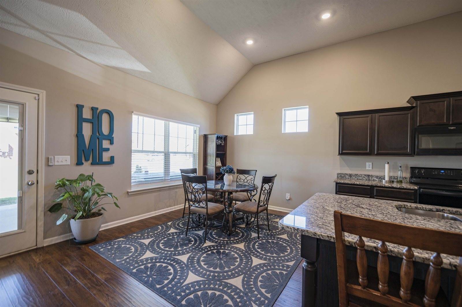 517 Sunflower Dr, Smyrna, TN 37167