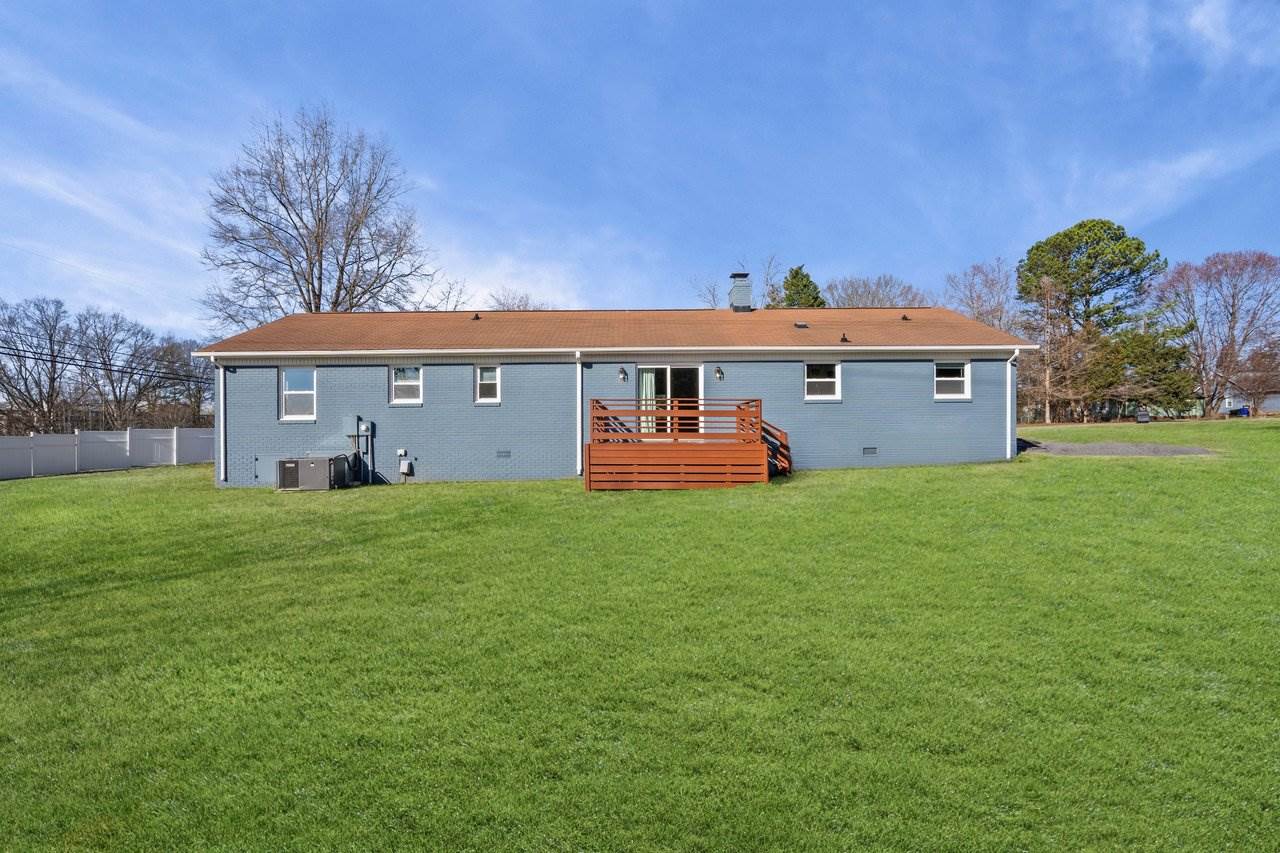 16808 Knoxwood Drive, Huntersville, NC 28078