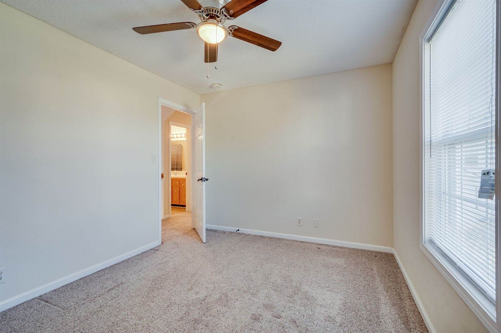 1037 Summerhaven Rd, Clarksville, TN 37042