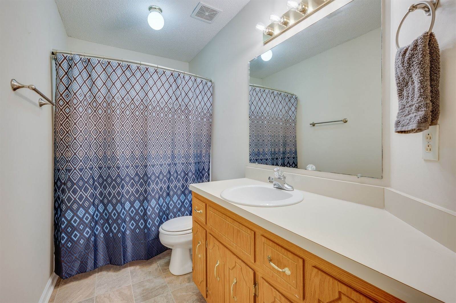 1037 Summerhaven Rd, Clarksville, TN 37042