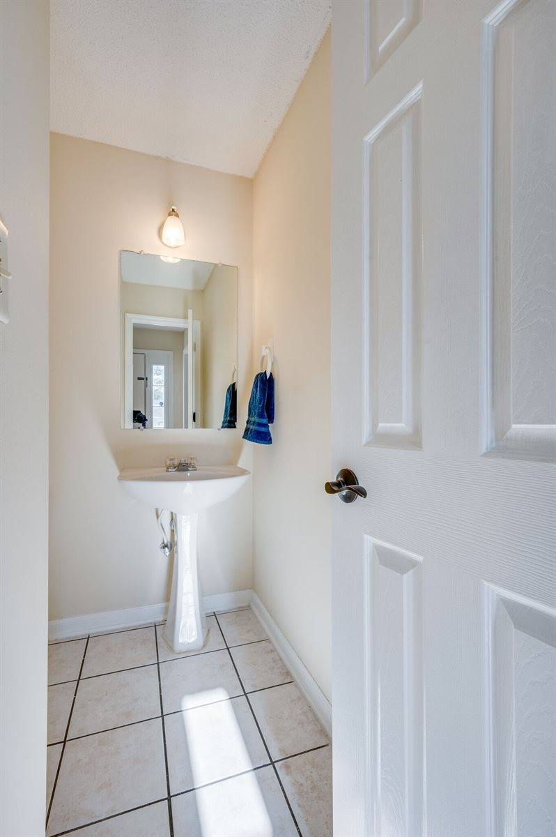 1037 Summerhaven Rd, Clarksville, TN 37042