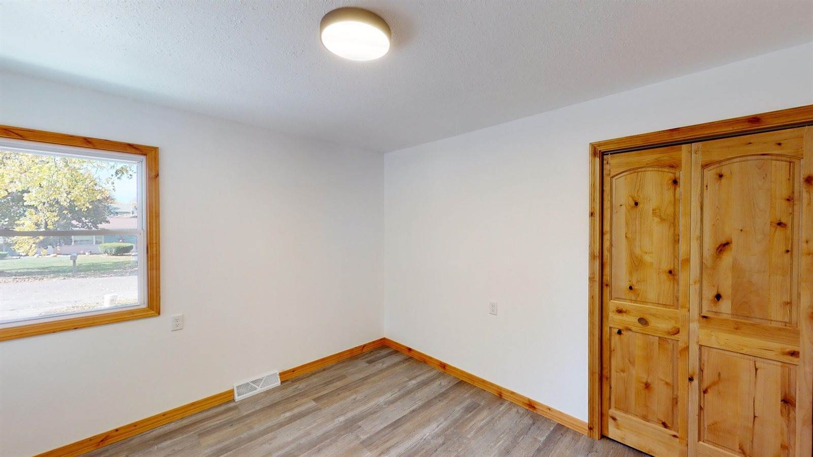 509 Meadowood Ct, Viroqua, WI 54665