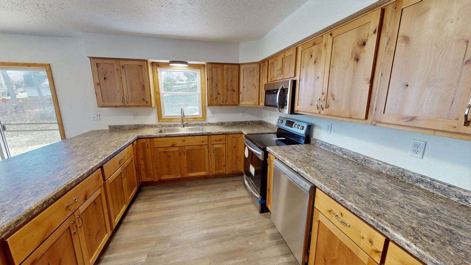 509 Meadowood Ct, Viroqua, WI 54665