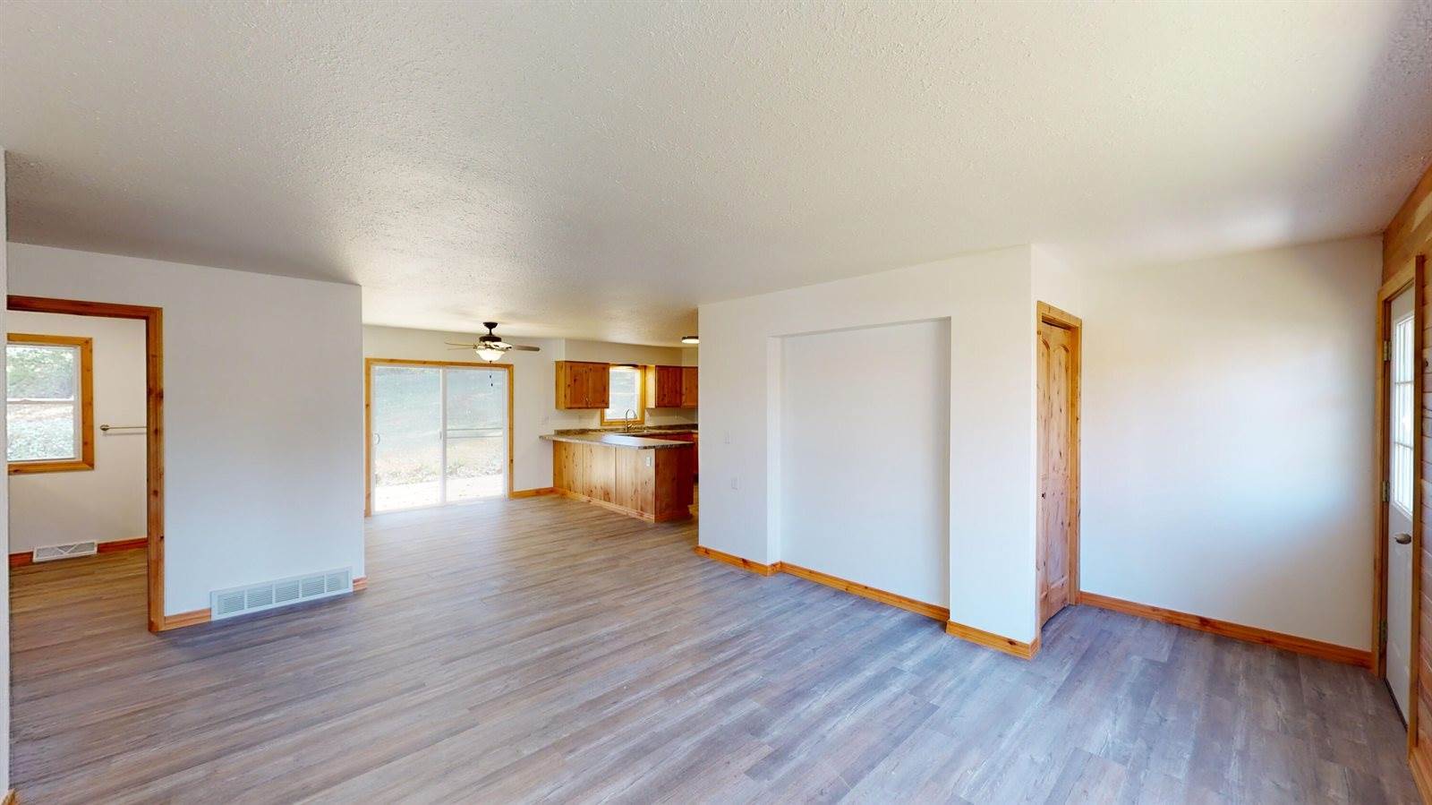 509 Meadowood Ct, Viroqua, WI 54665