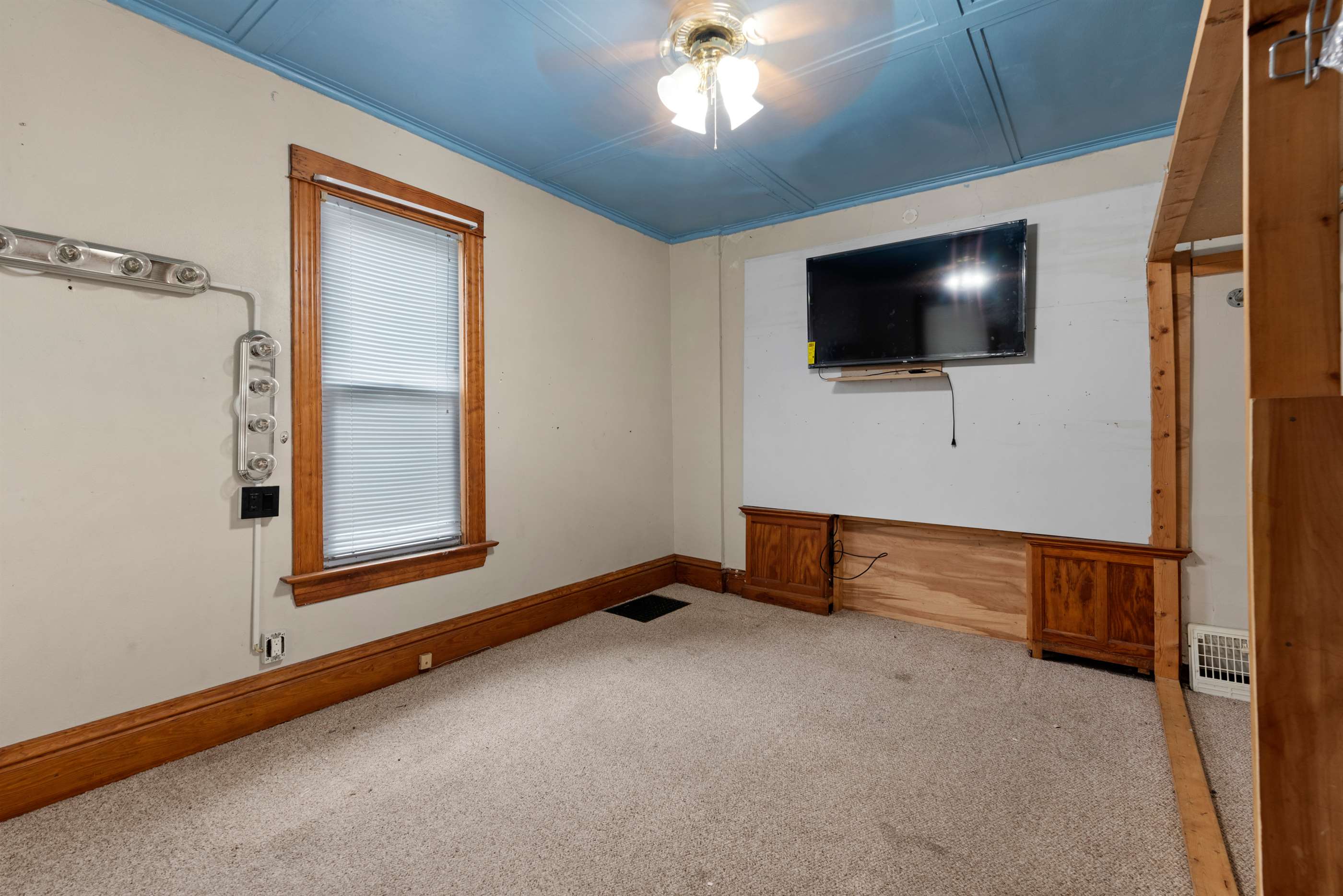 1431 Carlisle Ave, Racine, WI 53404