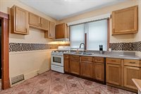 1431 Carlisle Ave, Racine, WI 53404