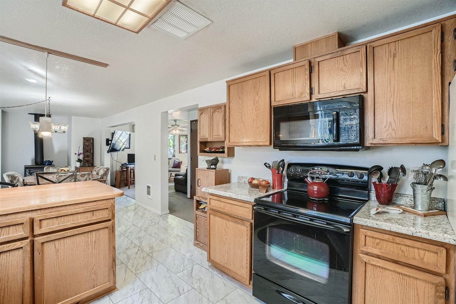 1953 NE Red Rock Lane, Bend, OR 97701