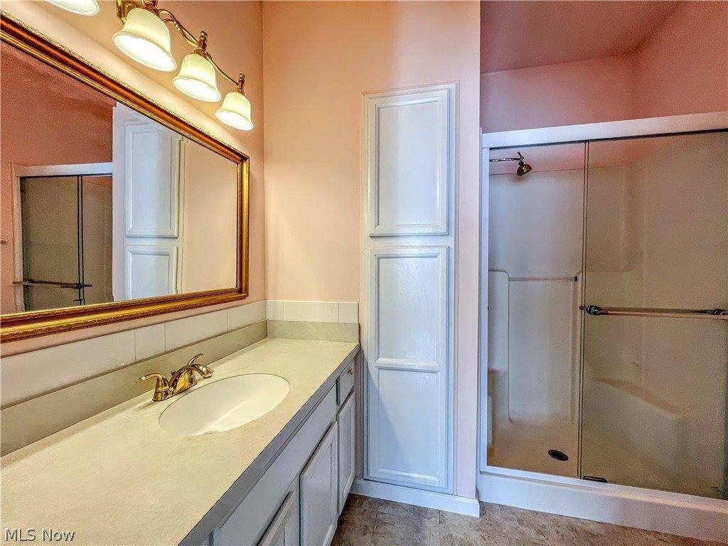 174 Wilcox Road, Austintown, OH 44515