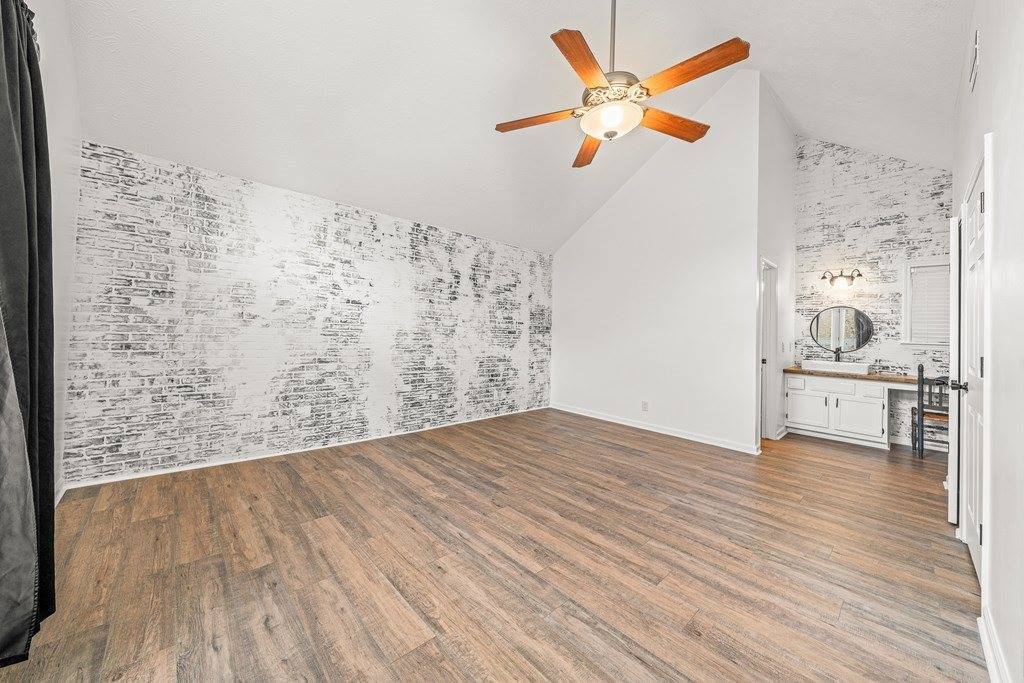 1517 Lake View Dr, Cookeville, TN 38506