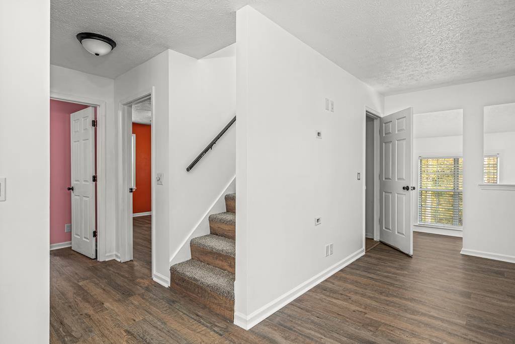 1517 Lake View Dr, Cookeville, TN 38506