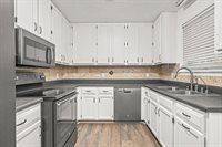 1517 Lake View Dr, Cookeville, TN 38506