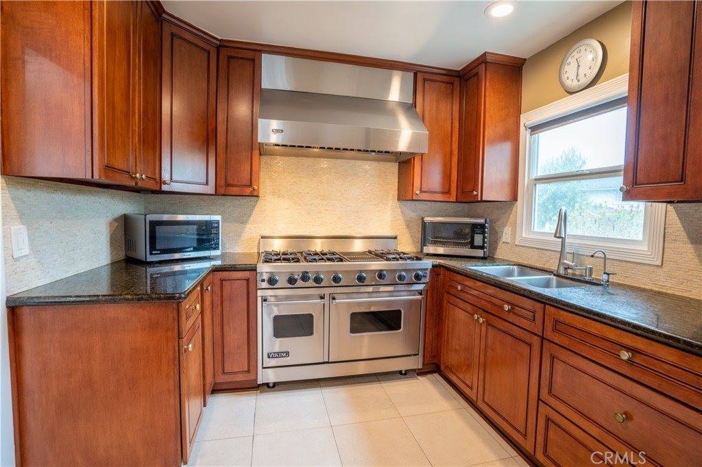 1170 North Kenilworth Avenue, Glendale, CA 91202