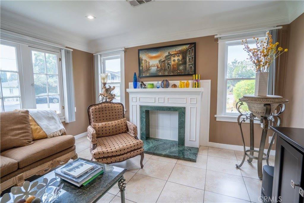 1170 North Kenilworth Avenue, Glendale, CA 91202