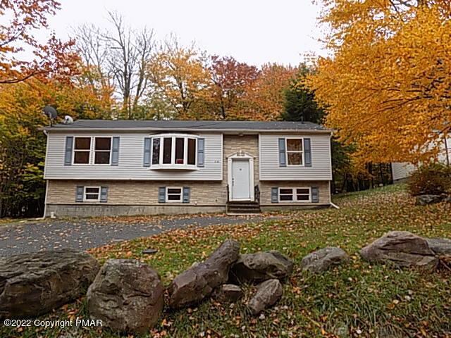 7033 Vista Dr, Tobyhanna, PA 18466