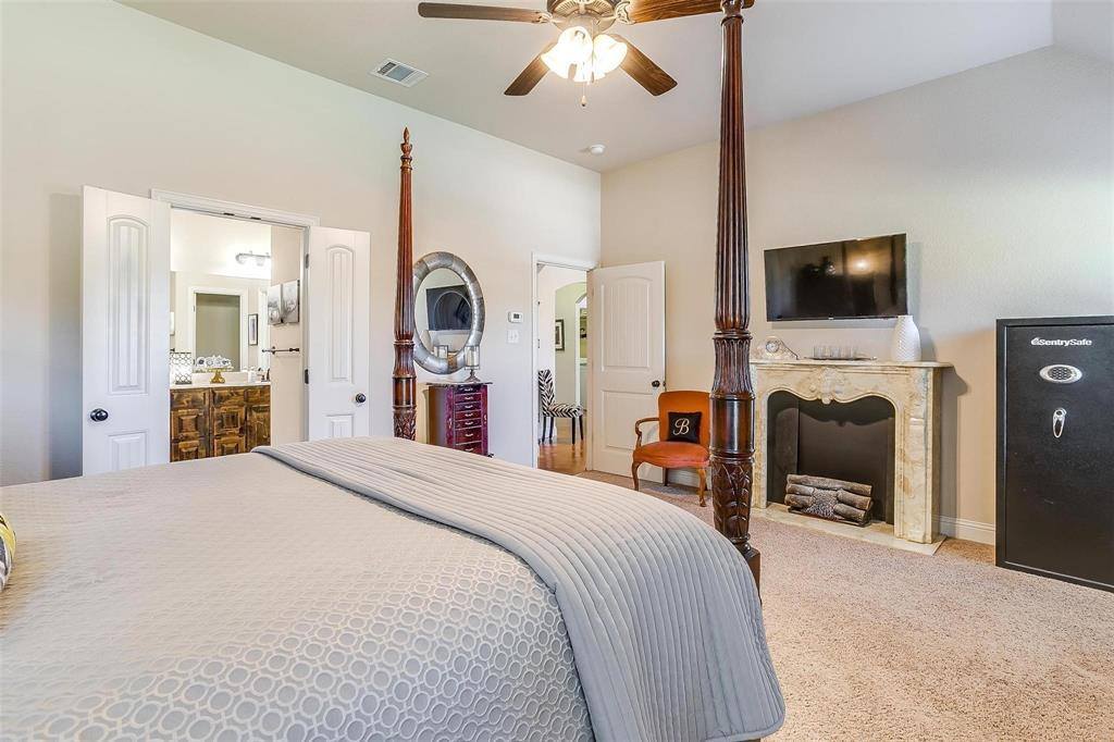 189 Camouflage Cir, Willow Park, TX 76008