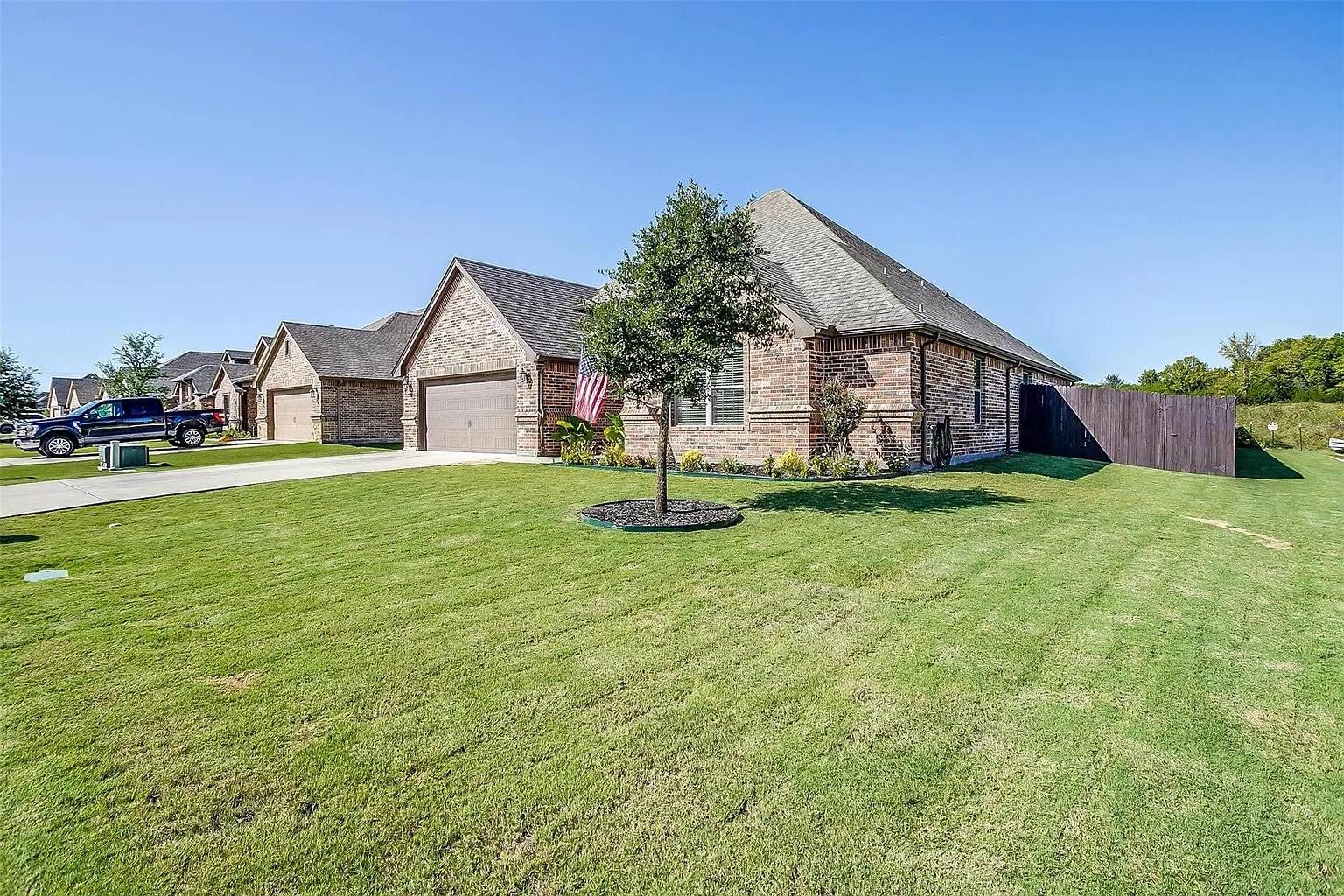 189 Camouflage Cir, Willow Park, TX 76008