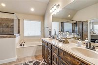 189 Camouflage Cir, Willow Park, TX 76008