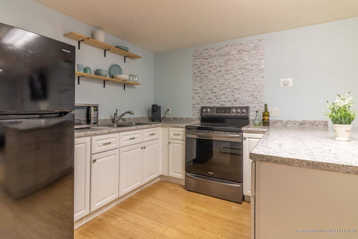 597 Hudson Road, Glenburn, ME 04401