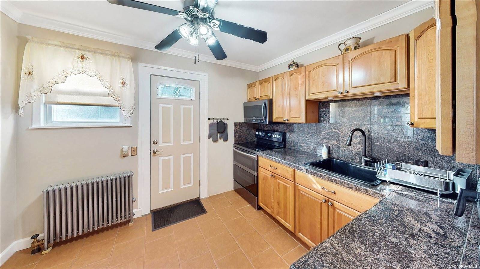 27 South Baldwin Place, Massapequa, NY 11758