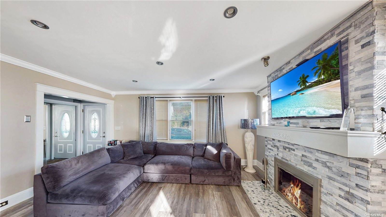 27 South Baldwin Place, Massapequa, NY 11758