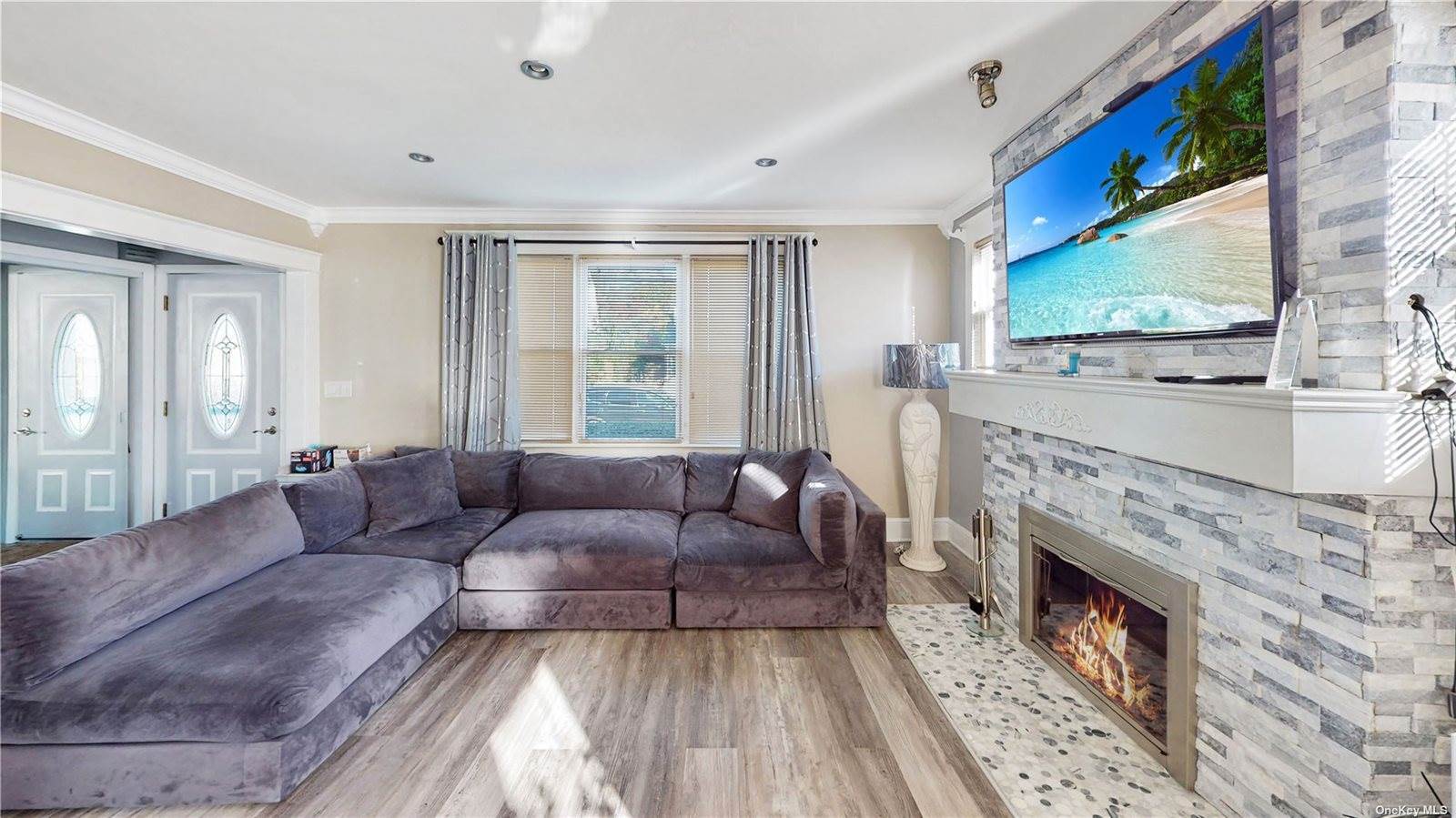 27 South Baldwin Place, Massapequa, NY 11758