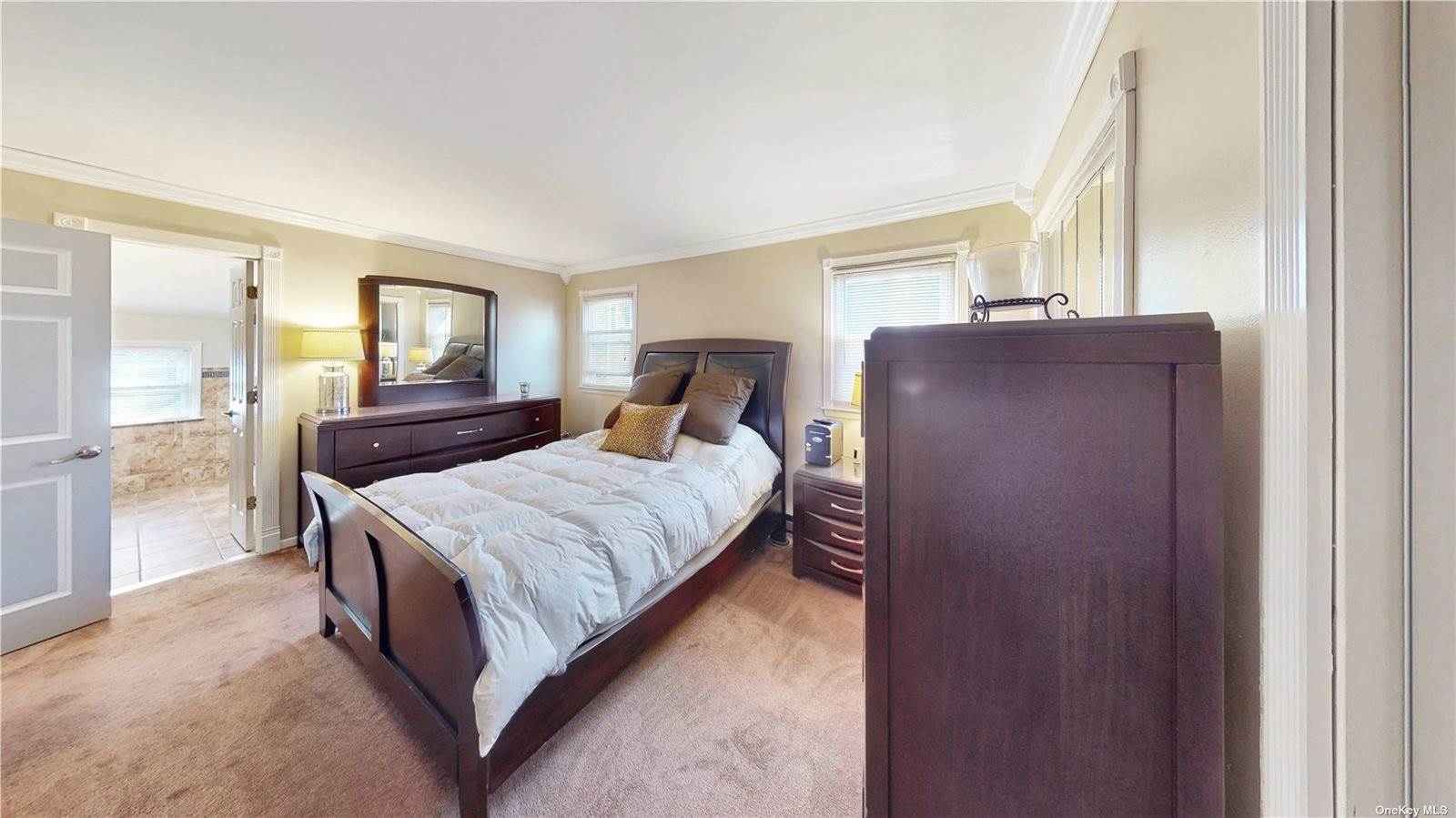 27 South Baldwin Place, Massapequa, NY 11758