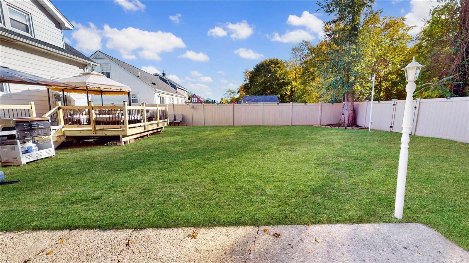 27 South Baldwin Place, Massapequa, NY 11758