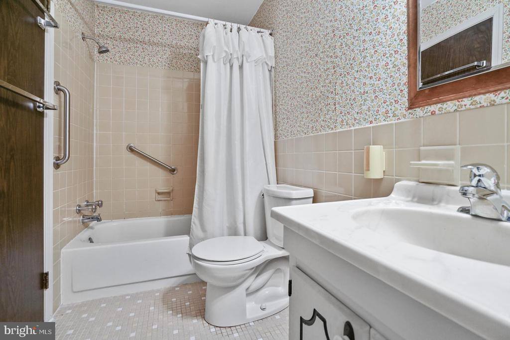 908 Greenwood Circle, Coatesville, PA 19320