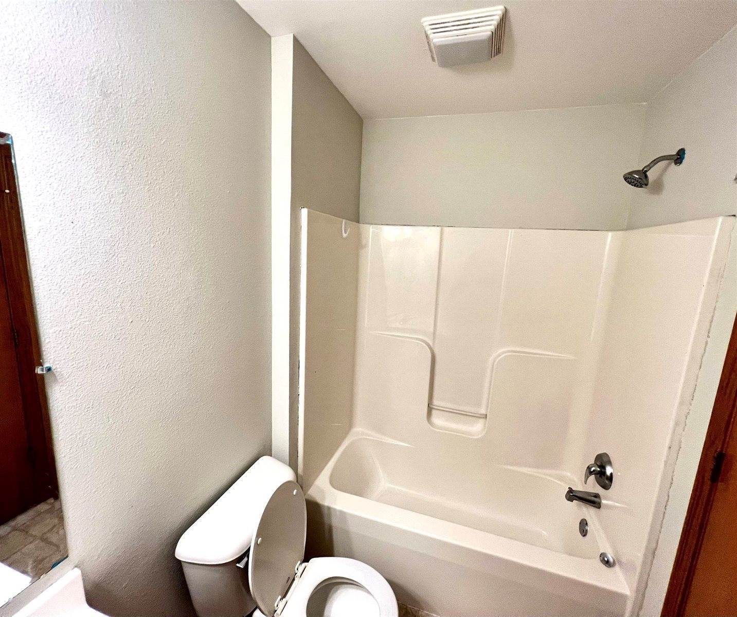 1718 West Main St, Stoughton, WI 53589