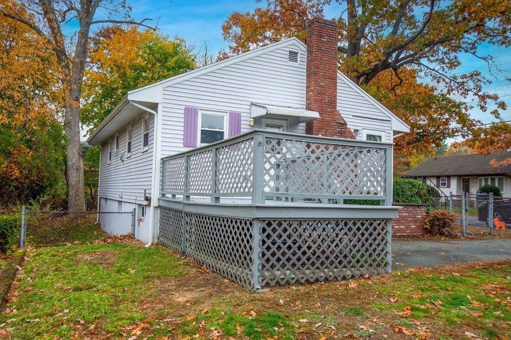 86 E Shore Rd, Holbrook, MA 02343