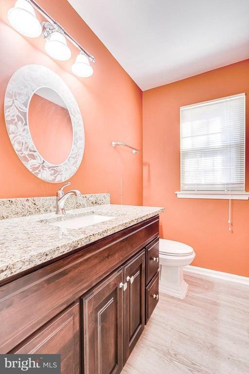 6 Dunbar Way, Sterling, VA 20165