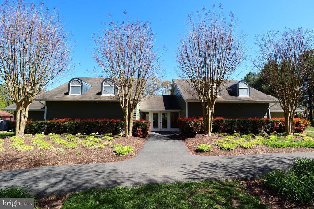 6 Dunbar Way, Sterling, VA 20165