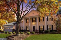 6 Dunbar Way, Sterling, VA 20165