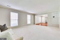 6 Dunbar Way, Sterling, VA 20165