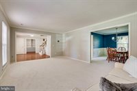 6 Dunbar Way, Sterling, VA 20165