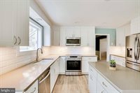 6 Dunbar Way, Sterling, VA 20165