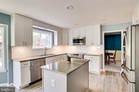 6 Dunbar Way, Sterling, VA 20165