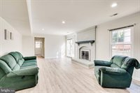 6 Dunbar Way, Sterling, VA 20165