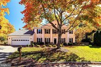 6 Dunbar Way, Sterling, VA 20165