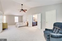 6 Dunbar Way, Sterling, VA 20165