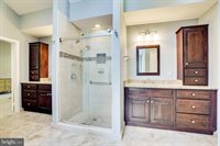 6 Dunbar Way, Sterling, VA 20165