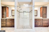 6 Dunbar Way, Sterling, VA 20165